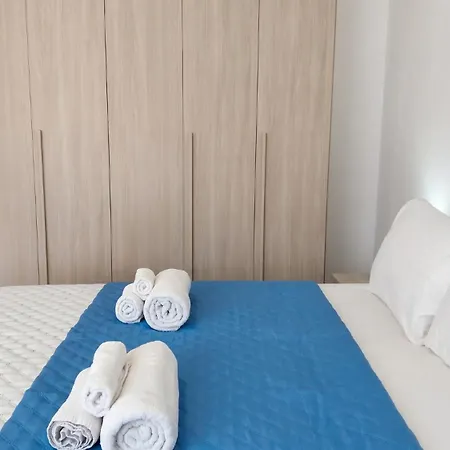 Urban Nest Apartment *